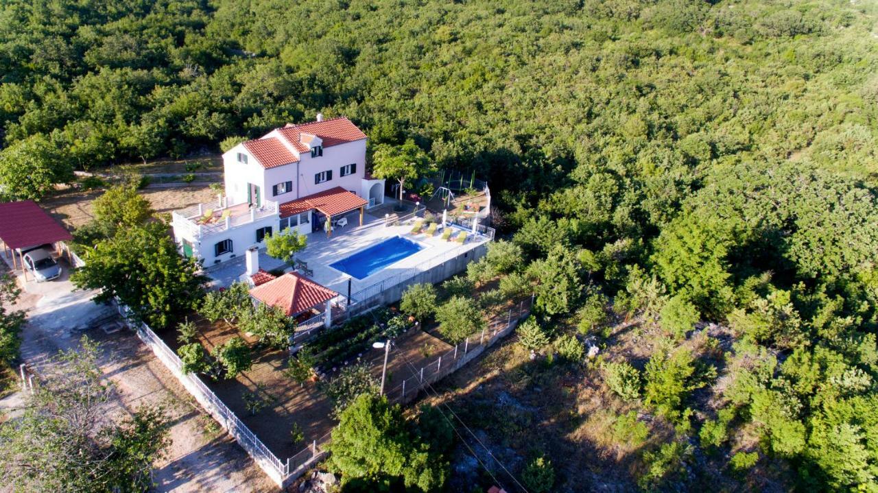 Holiday Home Koprivno エクステリア 写真