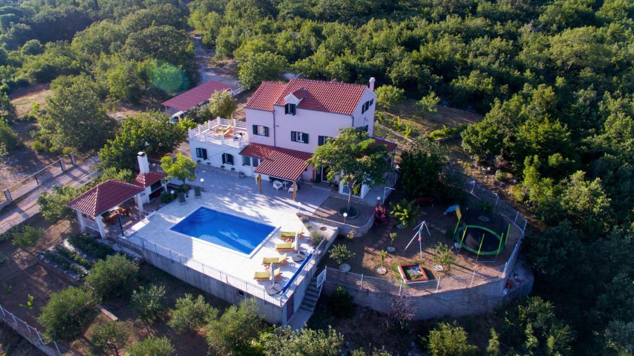 Holiday Home Koprivno エクステリア 写真