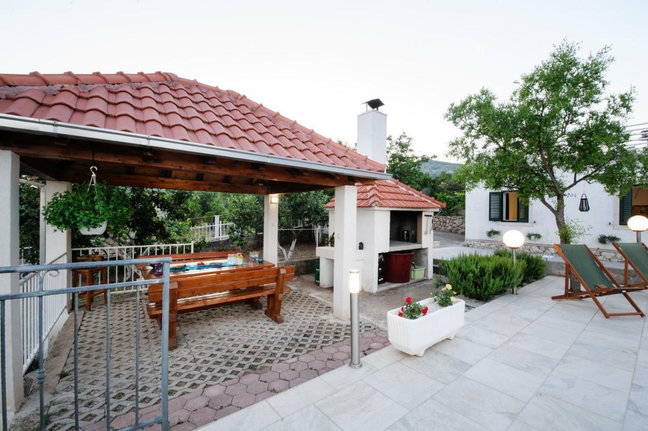 Holiday Home Koprivno エクステリア 写真