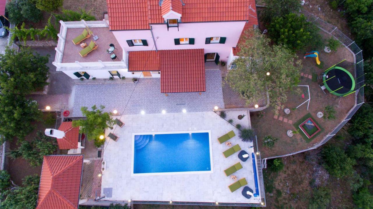 Holiday Home Koprivno エクステリア 写真