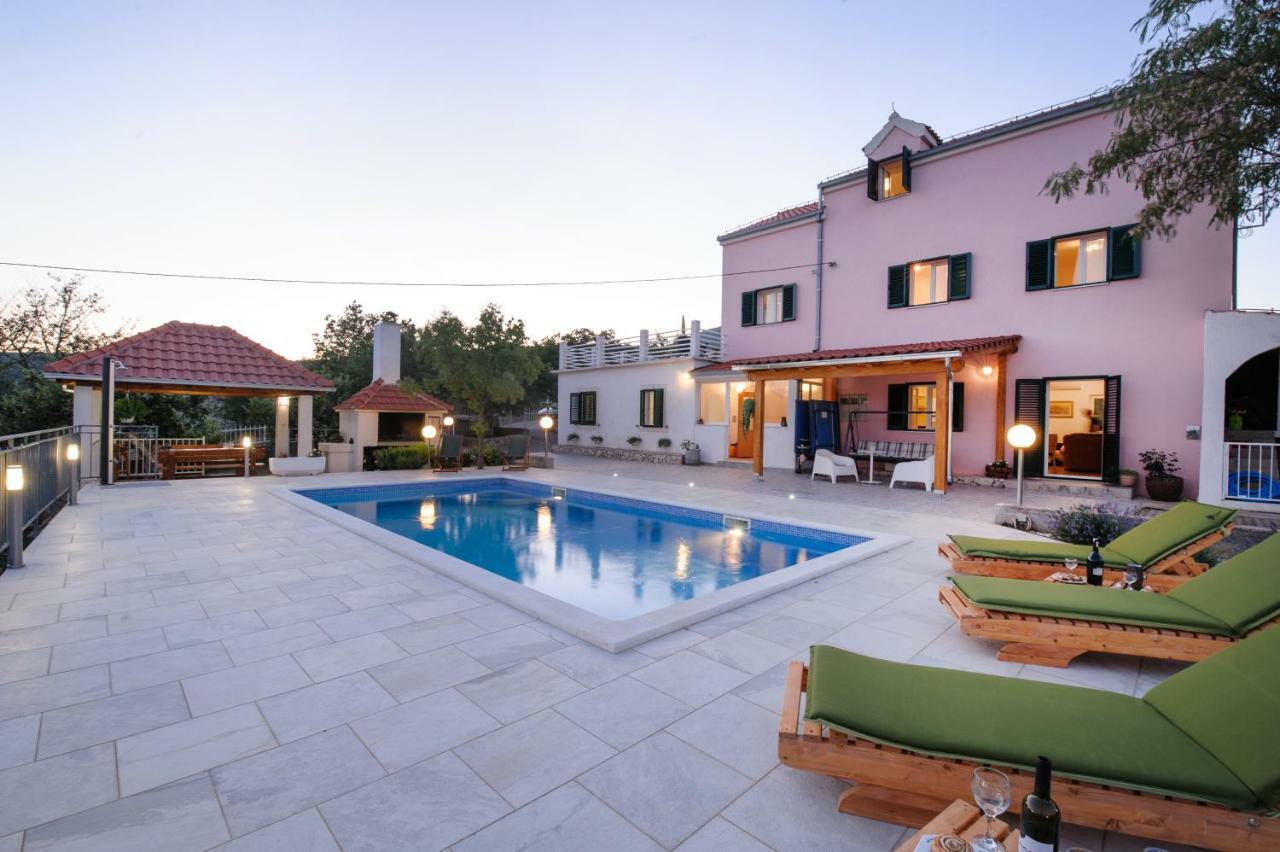 Holiday Home Koprivno エクステリア 写真