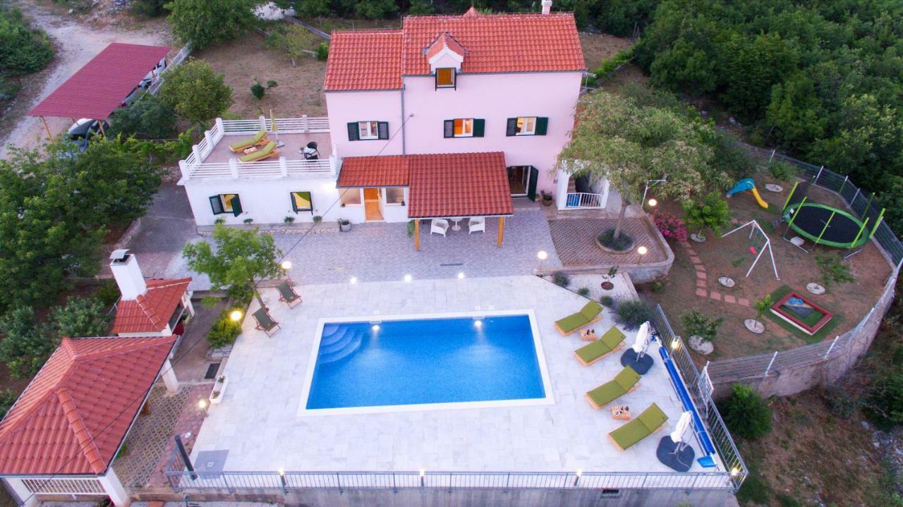 Holiday Home Koprivno エクステリア 写真