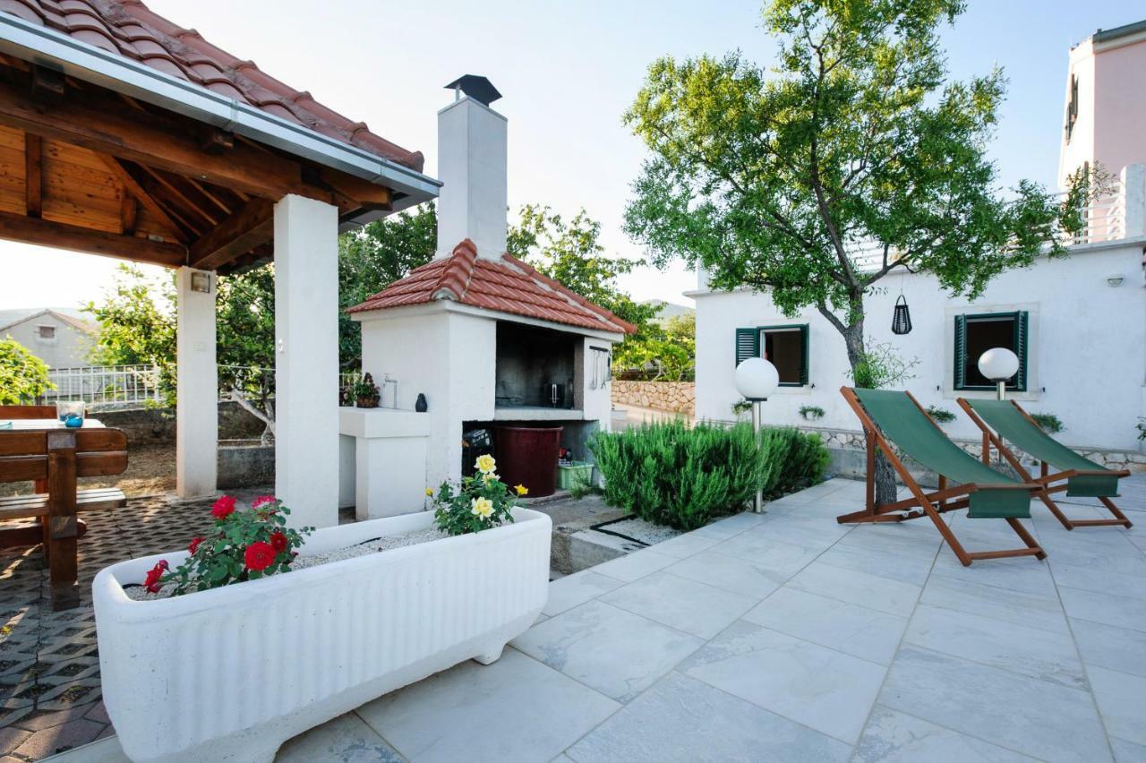 Holiday Home Koprivno エクステリア 写真