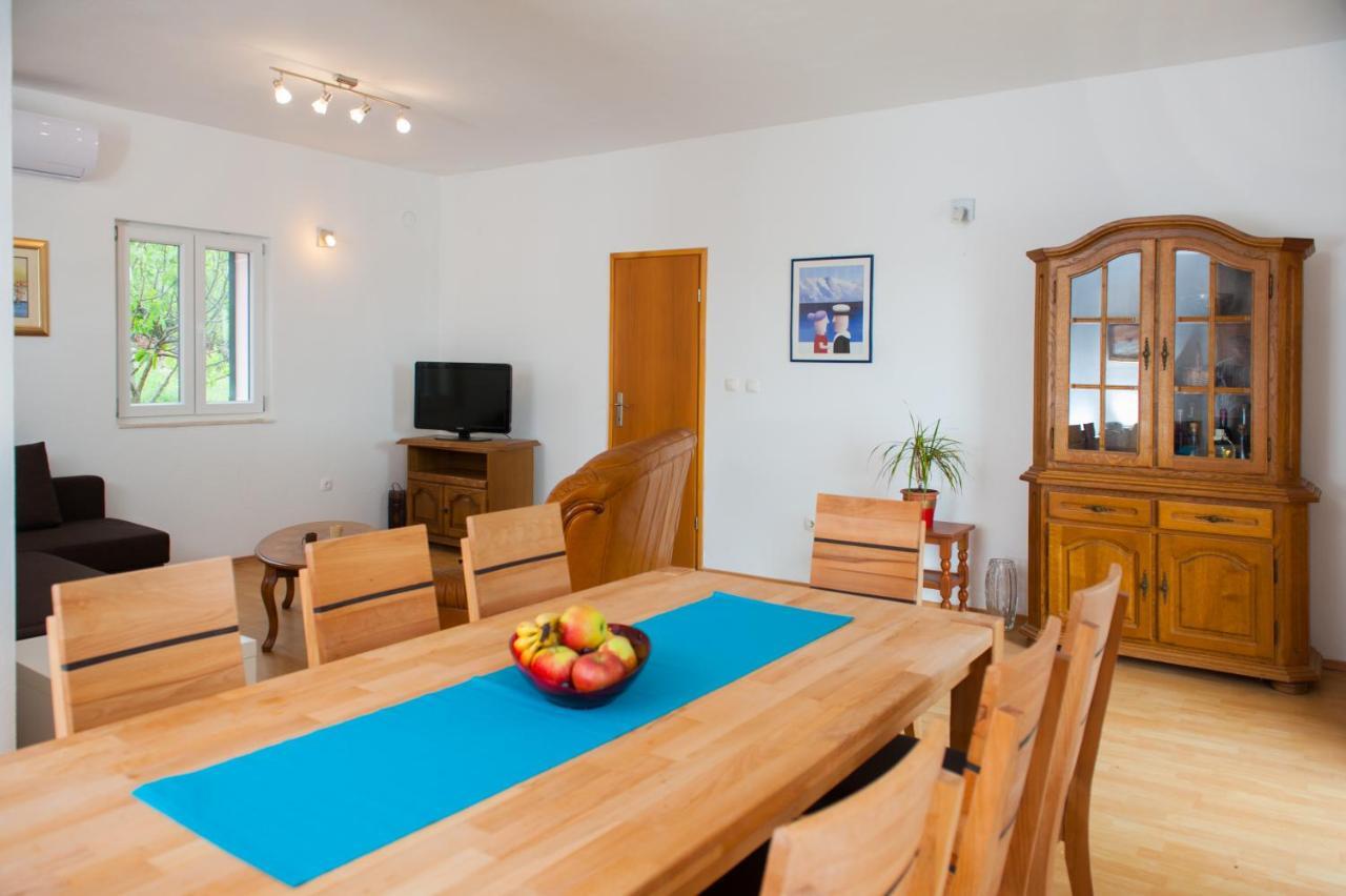 Holiday Home Koprivno エクステリア 写真